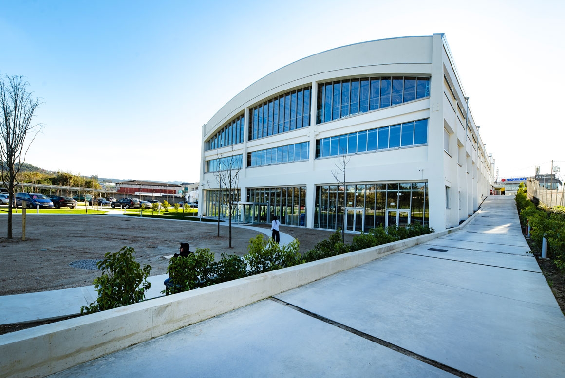 $datos['titulo'.sufijo]