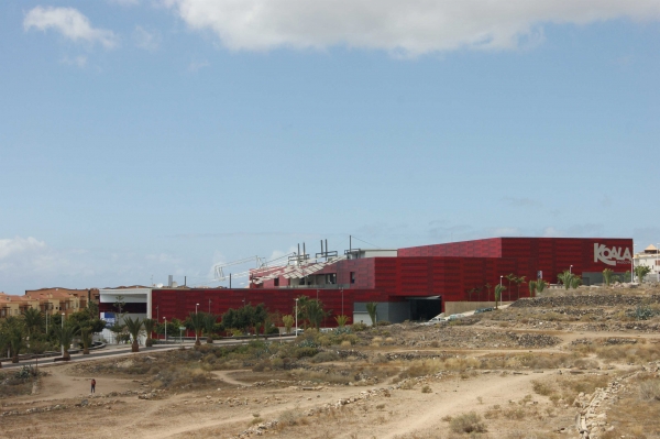 SANJOSE reformar� el centro comercial El Gale�n en Adeje, Tenerife