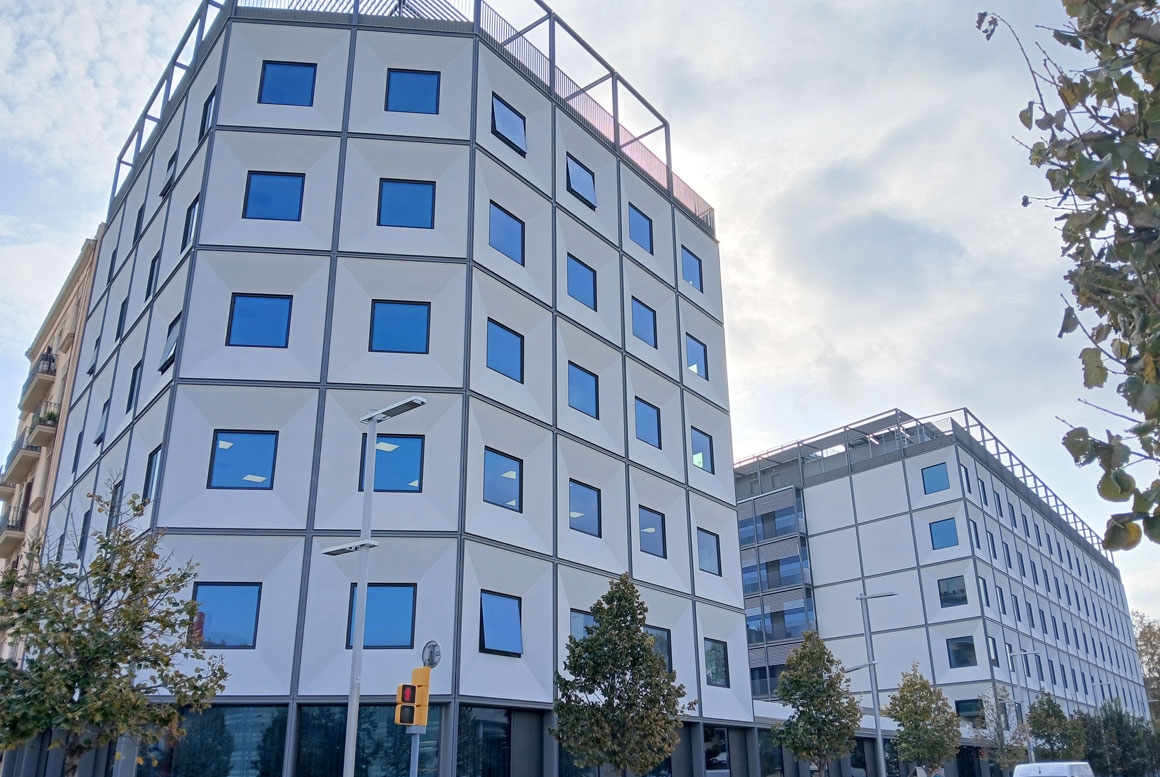 CONJUNTO DE EDIFICIOS DE OFICINAS HIIT, BARCELONA