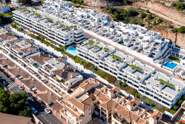 Cartuja I. vai construir o edifício de habitação Célere Blossom Hills, em Benalmádena, Málaga