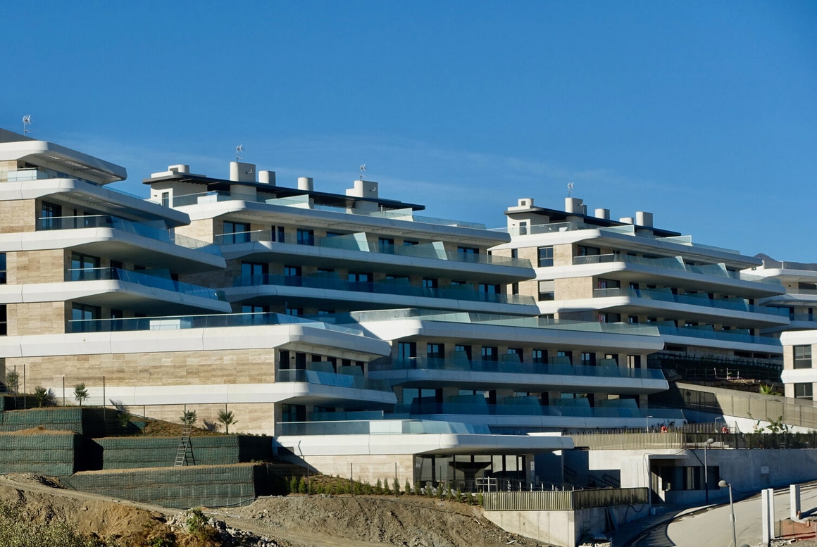 EDIFÍCIO DE HABITAÇAO AUSTRALY LIBELLA EM ESTEPONA, MÁLAGA