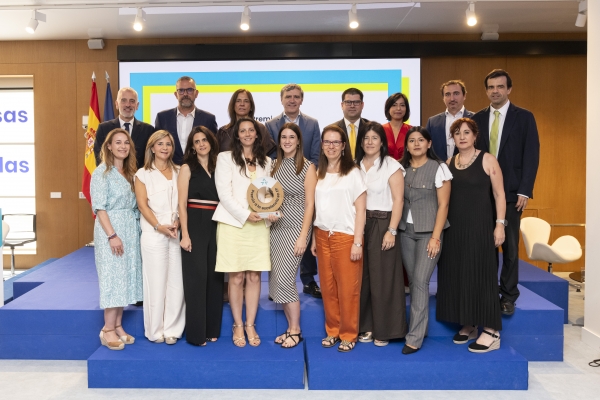 SANJOSE Constructora recibe el Premio a la Excelencia en FP por el proyecto �Empresas y FP: Construyendo el Futuro�