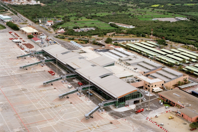 TERMINAL BUILDING MENORCA AIRPORT, ISLAS BALEARES