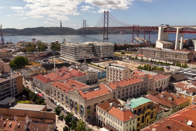 THE LISBOAN INTERNATIONAL SCHOOL (LIS), LISBOA (REHABILITACIÓN INTEGRAL DE LA ANTIGUA FÁBRICA A NAPOLITANA CONSTRUIDA EN 1908)