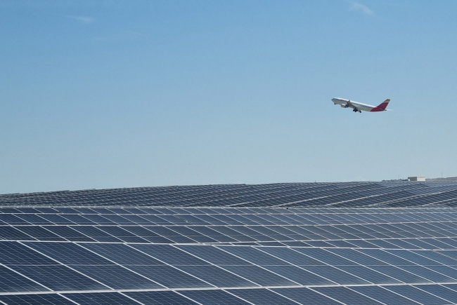 CENTRALE SOLAIRE DE L'A&Eacute;ROPORT INTERNATIONAL ADOLFO SU&Aacute;REZ MADRID - BARAJAS (142,42 MW)